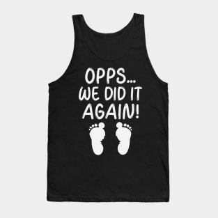 Pregnancy announcement mom dad baby coming Tank Top